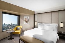 鳥スイート クラブラウンジ アクセス ベッドルーム